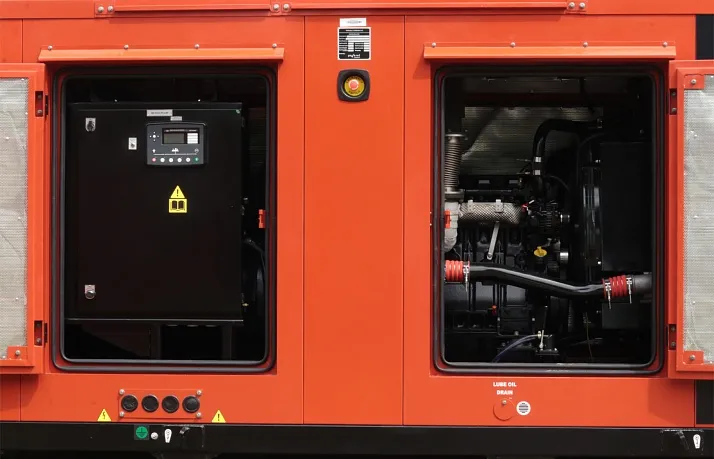 Дизельный генератор Denyo Mahindra MP-200 с АВР