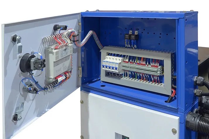 Дизельный генератор ТСС АД-40С-Т400-1РМ7 в контейнере с АВР